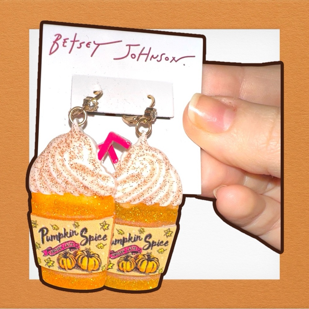 BETSEY JOHNSON PUMPKIN SPICE LATTE EARRINGS 🍂